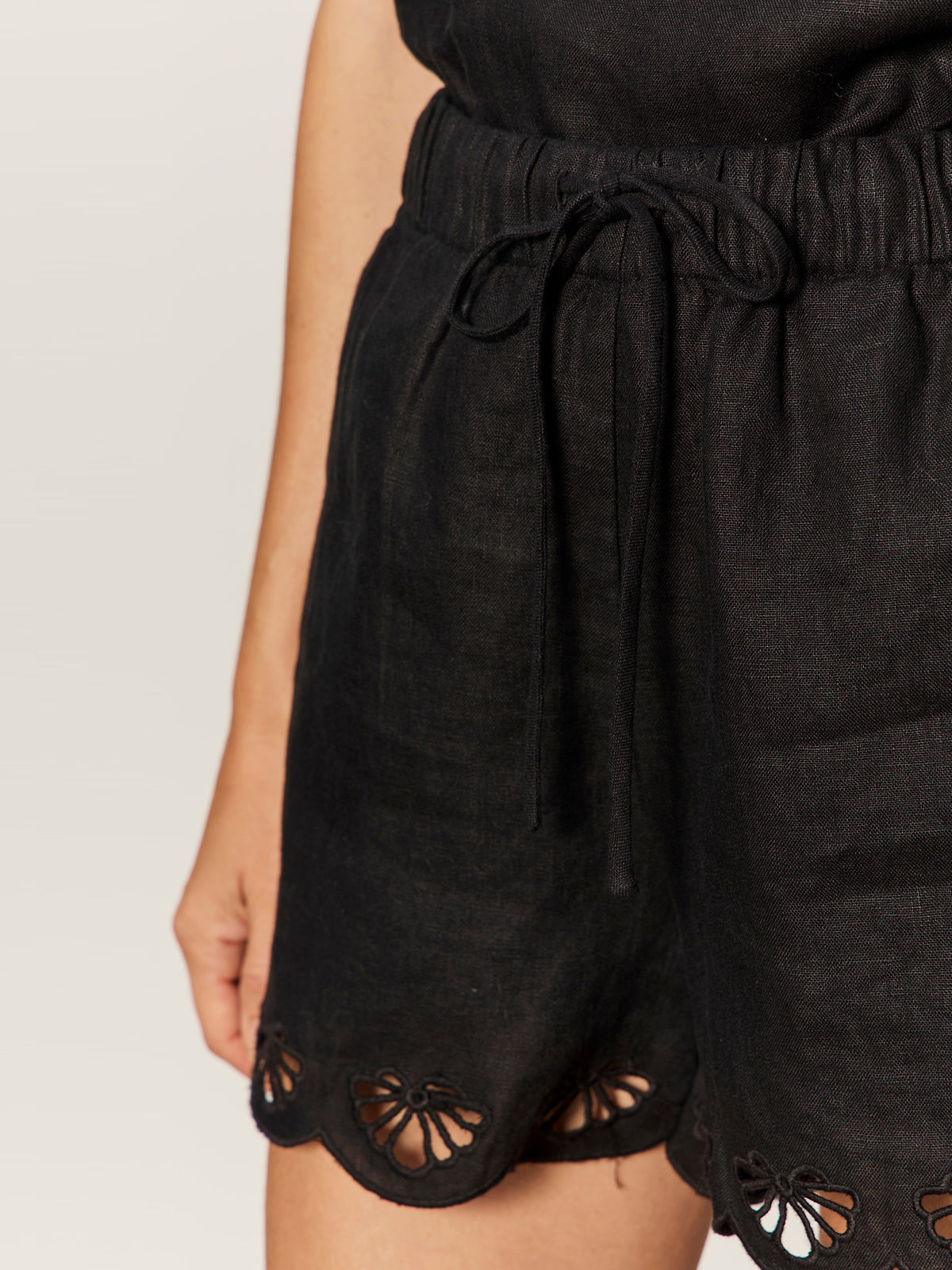 ALMOST THERE LINEN SHORTS BLACK | Sanctuary Clothing