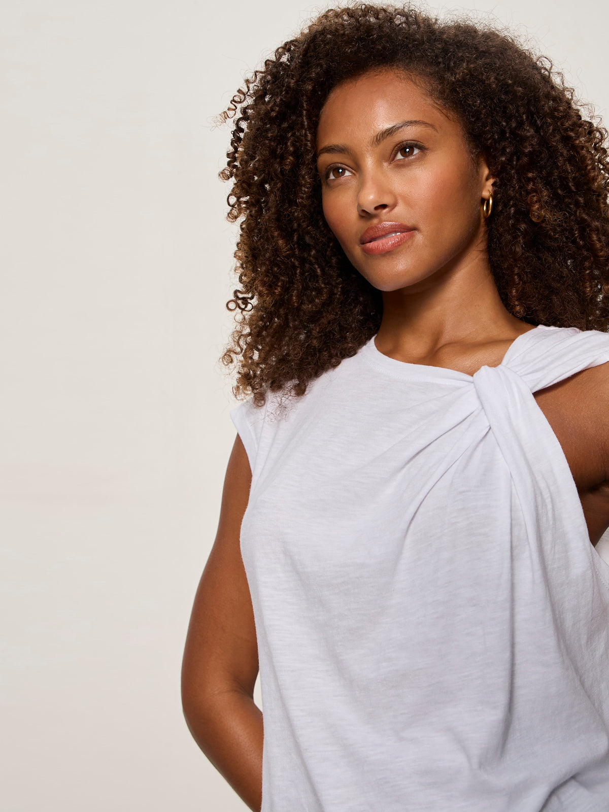 SO TWISTED MUSCLE TEE WHITE | Sanctuary Clothing