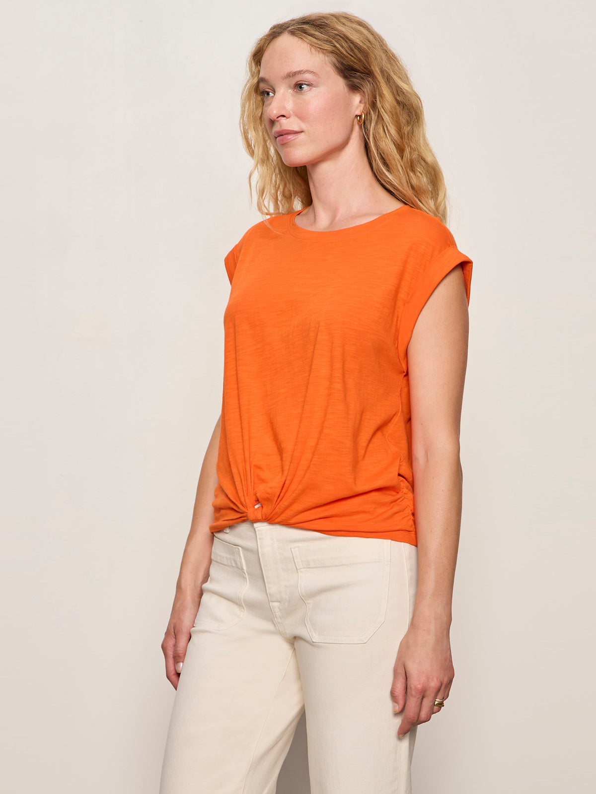 KNOTTED MUSCLE TEE HIBISCUS ORANGE | Sanctuary Clothing