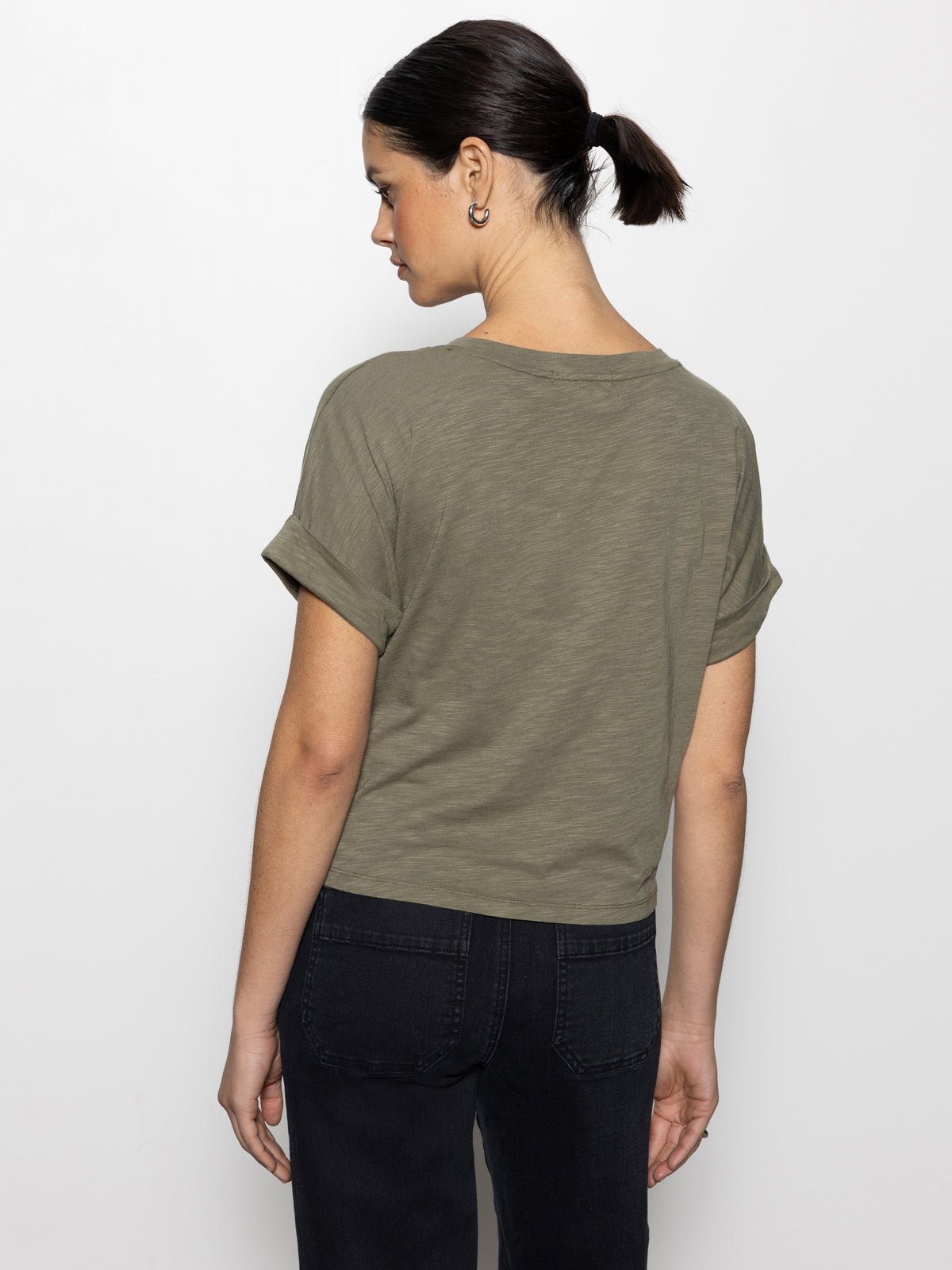 ALL DAY TIE TEE TRAIL GREEN | Sanctuary Clothing