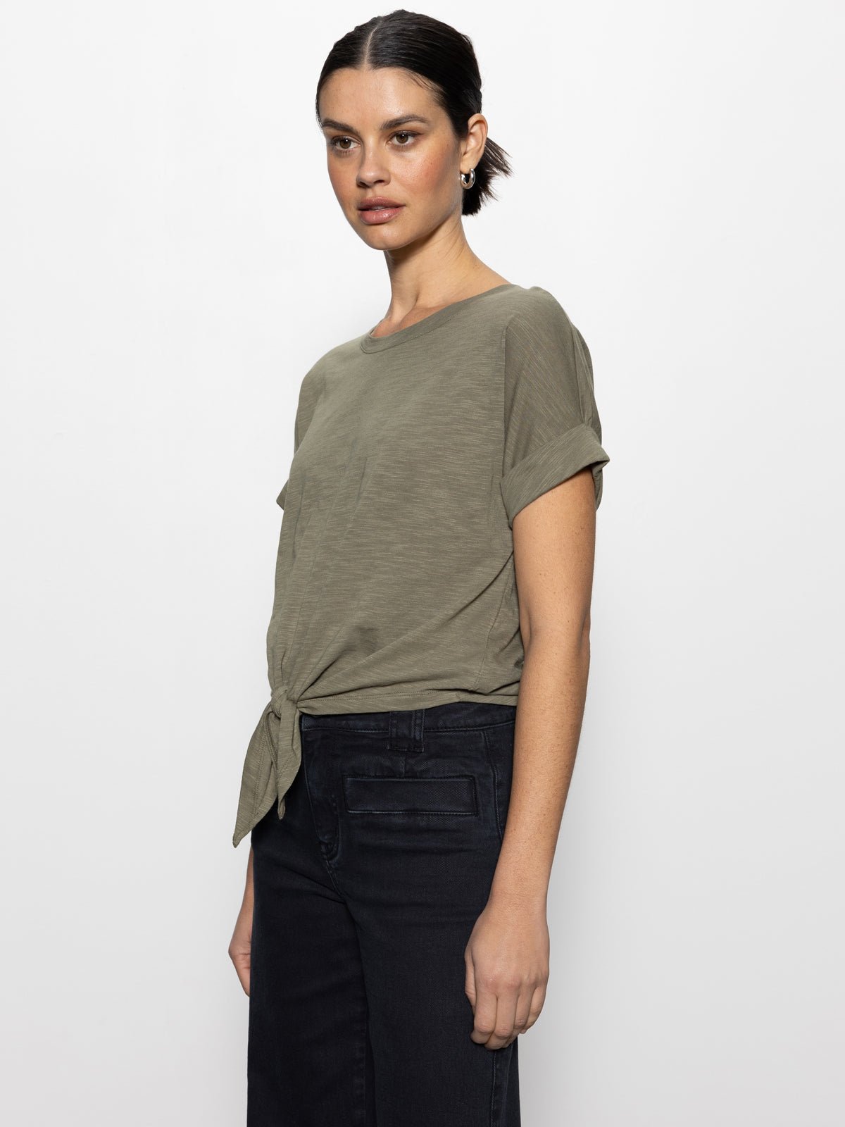 ALL DAY TIE TEE TRAIL GREEN | Sanctuary Clothing