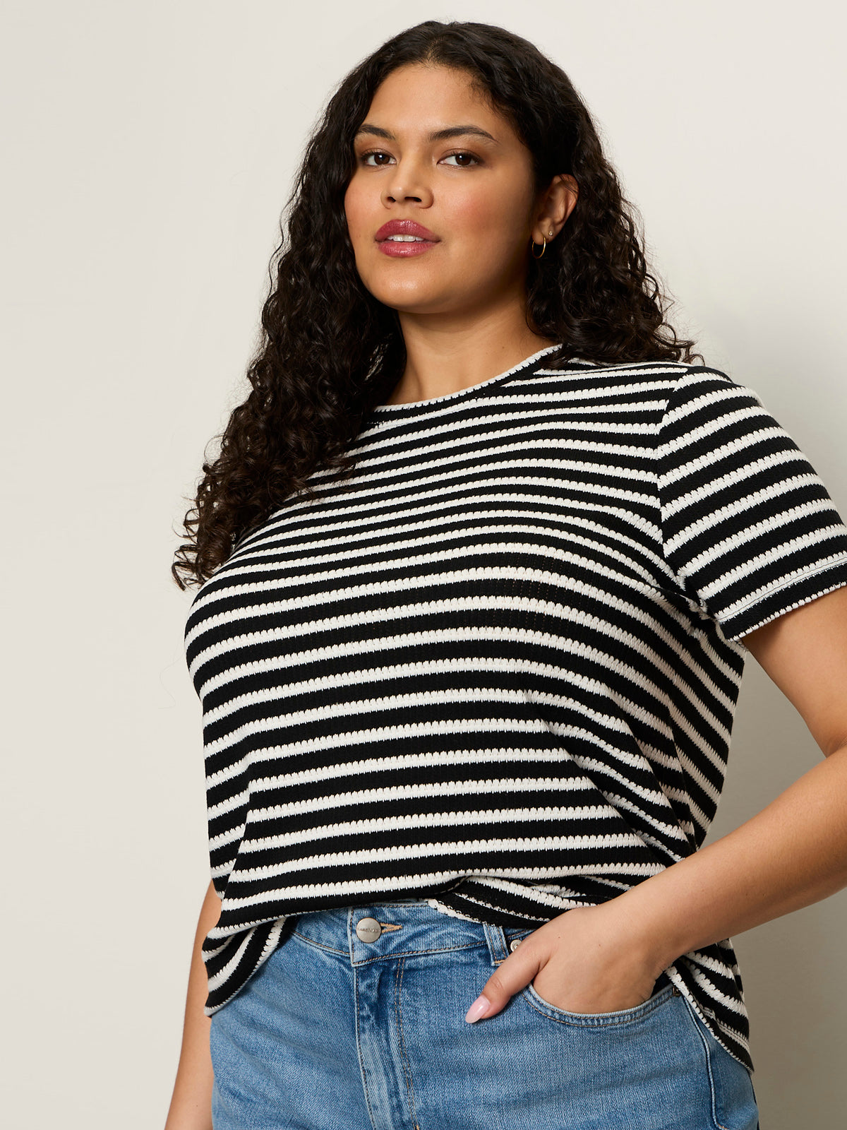Perfect Textured Tee Black/Chalk Stripe Extended Sizing | Sanctuary Clothing